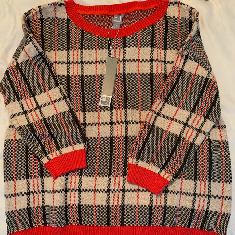 Soft and smooth crew neck sweater